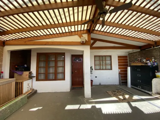 Casa Con Departamento Interior A Pasos Del Metro