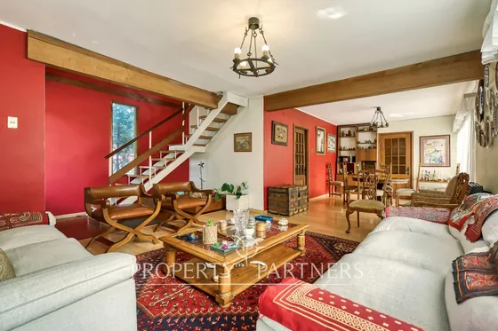 Venta Casa Con Increíble Potencial. La Reina