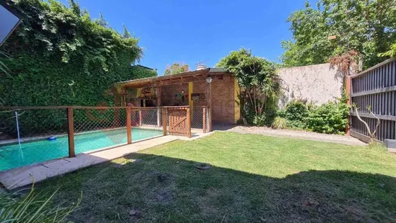 Venta Casa Con Pileta Ituzaingo