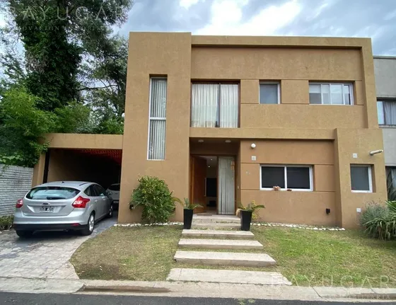 Venta Casa Barrio Las Cortaderas - San Miguel