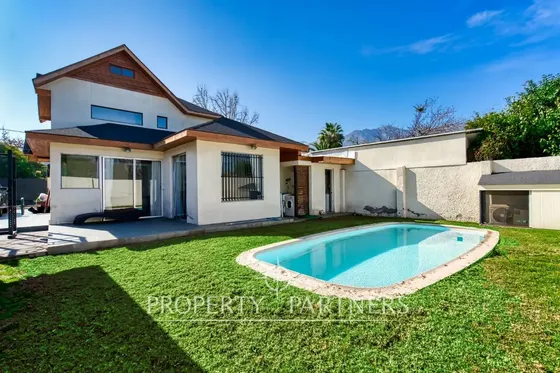 En Venta Amplia Casa, Excelente Conectividad