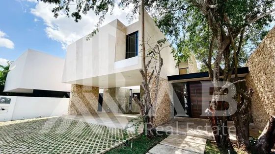 Casa En Venta En Mérida, Exclusiva Privada M. Cocoyoles, Entrega Inmediata