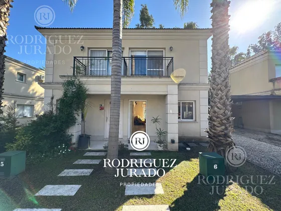 Casa En Venta Palmas Del Sol - Pilar 2 Dormitorios Con Jardín Apto Crédito