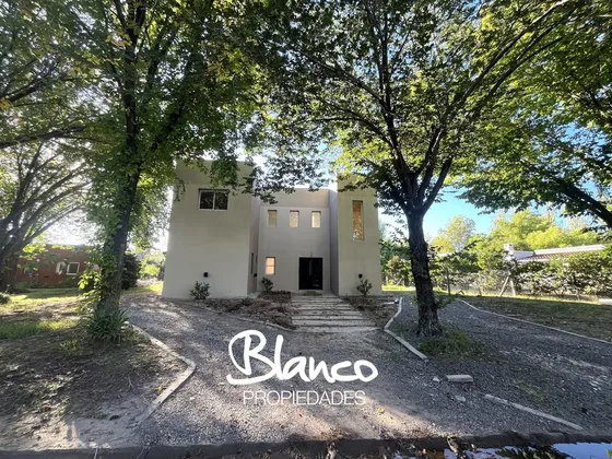 Casa  En Alquiler En Roble Joven, Pilar, G.b.a. Zona Norte