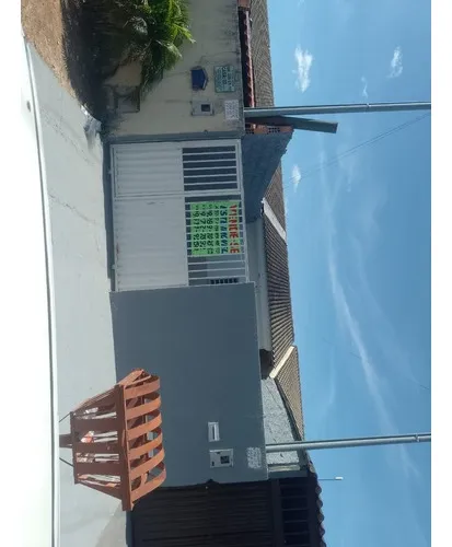 Casa Com 02 (dois) Quartos, Sala, Cozinha, Banheiro, Área De Serviço, Garagem Descoberta Para 01 (um) Veículo E Quintal.