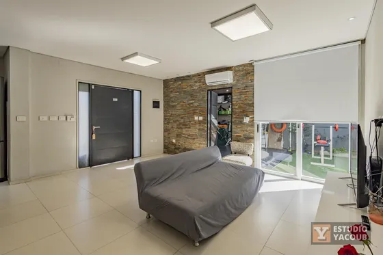 Casa En Venta - 3 Dormitorios 2 Baños - Cochera - 198mts2 - La Plata