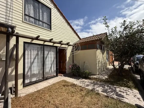 Casa En Venta En Coquimbo ¡a Pasos De Playa La Herradura!