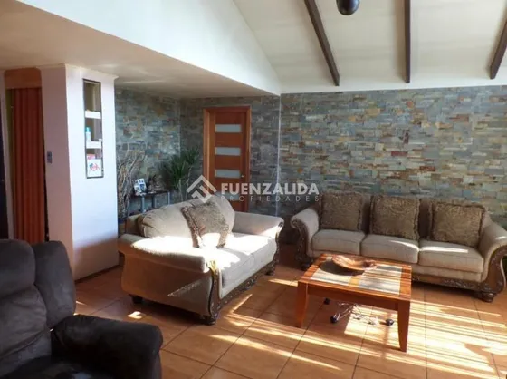 Casa En Venta De 3 Dorm. En Maipú