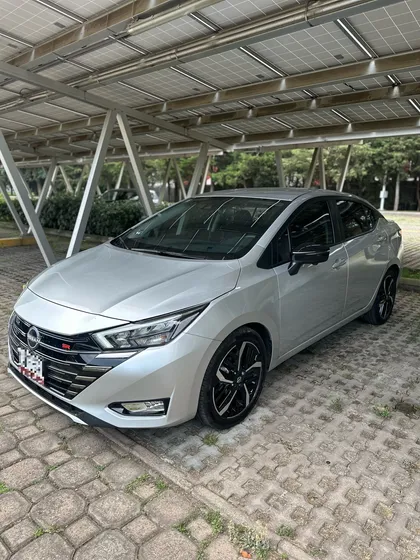 Nissan Versa 1.6 Sr Cvt