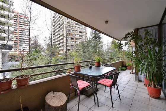 Departamento En Arriendo De 3 Dorm. En Las Condes