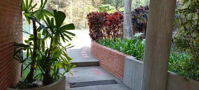 Venta De Amplio Apartamento En Obra Gris Ubicado En Los Pomelos Municipio El Hatillo Yc 
