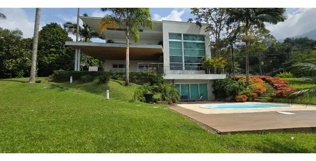 Venta Hermosa Casa En Palmas Con Excelente Vista A La Ciudad