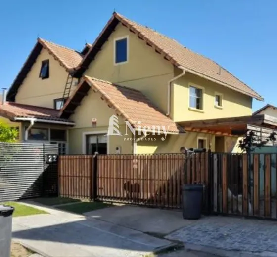 Casa En Venta De 4 Dorm. En Machalí