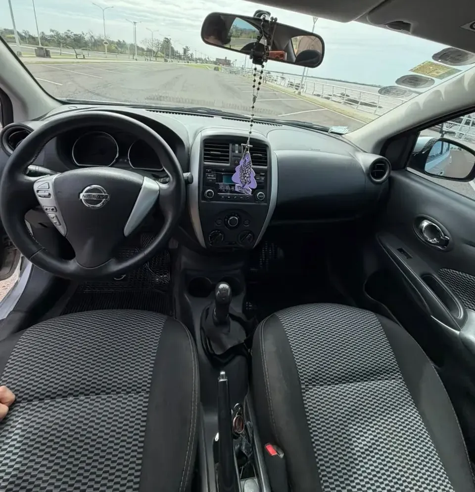 Nissan Versa 1.6 Sense Mt