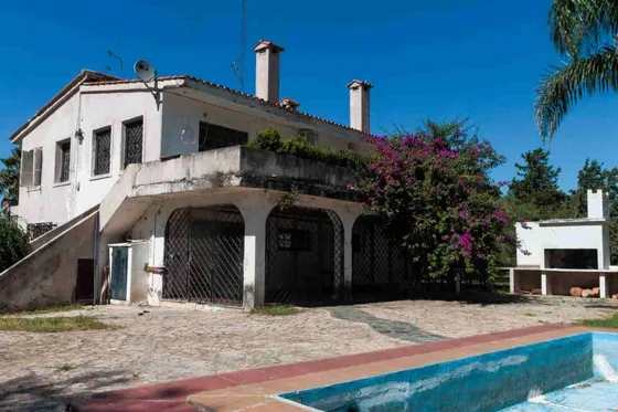 Casona Con 1.3 Hectáreas, Ubicada En Ejido Nogoyá