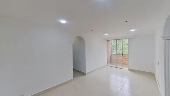 Lindo Apartamento Remodelado En La Loma De Los Bernal. Código #10