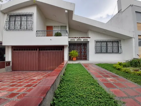 Se Alquila Casa Sobre Vía Principal Barrio Las Mercedes Palmira Valle
