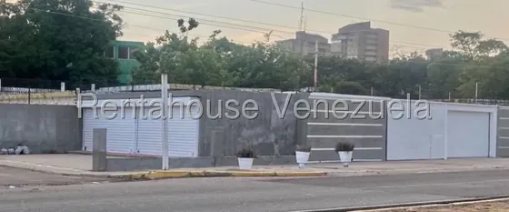 Venta De Casa En Avenida Universidad, Sector Maracaibo Mls #25-8554 Mema