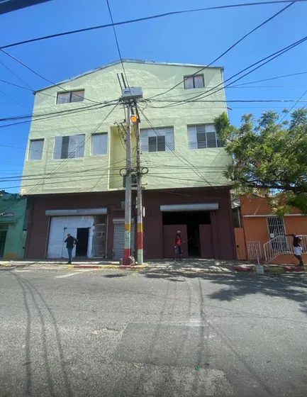Alquilo Nave Comercial De 3 Pisos En San Carlos De 1,500 Mts De Construcción Codigo: Pd434