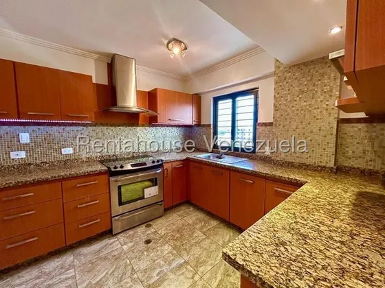 Erika Armeya Vende, Apartamento Con Planta Electrica En El Centro Este De Barquisimeto, Flex: 25-19658