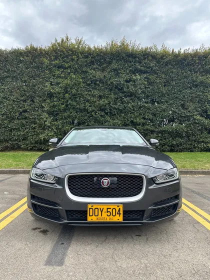 Jaguar Xe 2.0 I4 Prestige