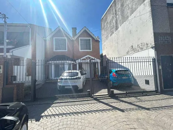 Casa En Venta En Wilde Centro
