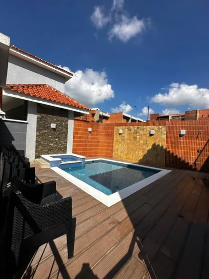 Annic Coronado Vende Townhouse En Obra Gris En Terrazas De Camoruco 256833