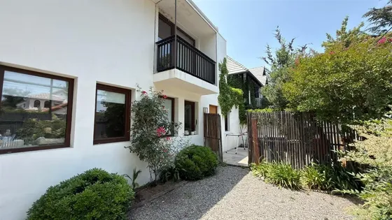 Casa En Venta De 3 Dorm. En Vitacura