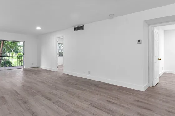 Departamento En Venta - 2 Dormitorios 2 Baños - 104mts2 - Lauderhill, Florida, Usa