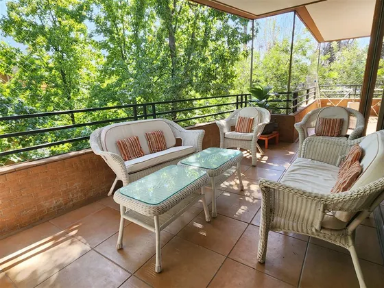 Departamento En Venta De 4 Dorm. En Vitacura/ Sta. Maria