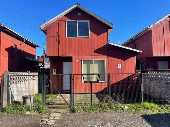 Casa En Venta De 2 Dorm. En Curacautín Villa Los Halcones