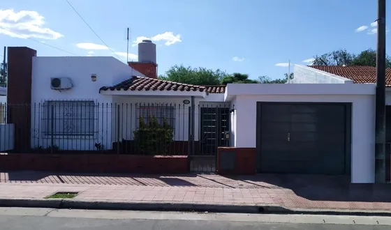 Venta Ferroviario Mitre Cabure 2270 Casa 3 Dor A Mts Sabattini