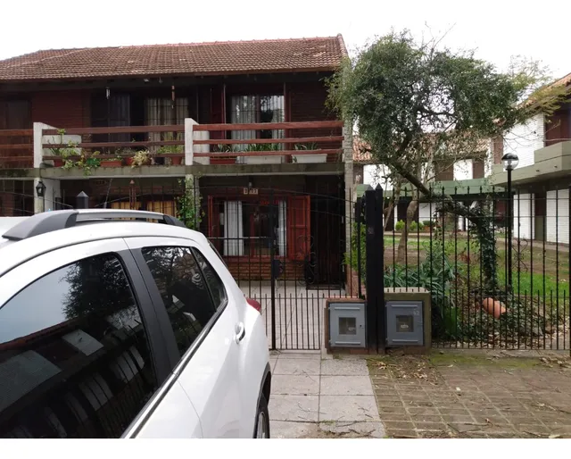 Duplex Duenio Vende San Bernardo Mitre 2877  4 Amb A La Calle Conbalcon Y Cochera Gas Natural Amueblado Y En Muy Buen Estado Permutas X Auto ,yen Muy Buen Estado Sin Expensas 2 Banios Cm