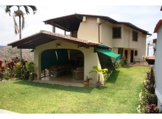 Vendo Casa 500m2 4h+2s/4b+2s/3pe San Román 3593 