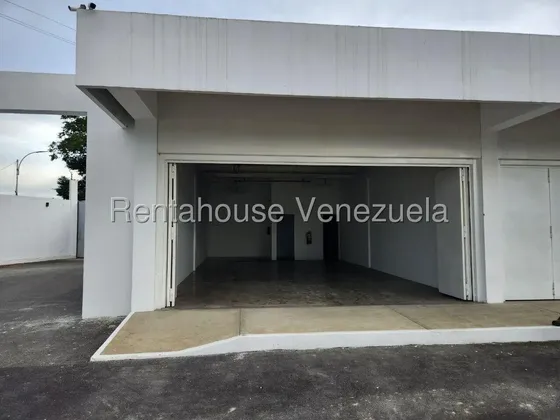 Dennymar, Alquila Local Comercial En Cabudare Av El Placer Conectado A Planta Electrica Con Pozo Propio Y Mas... B6a11249.