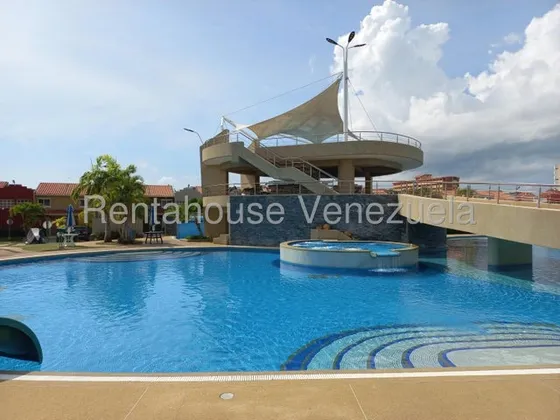 Town House En Venta Puerto Encantado  Jg