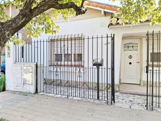 Alquiler - Ph 3 Amb. Al Frente Con Jardín Y Parrilla En Beccar