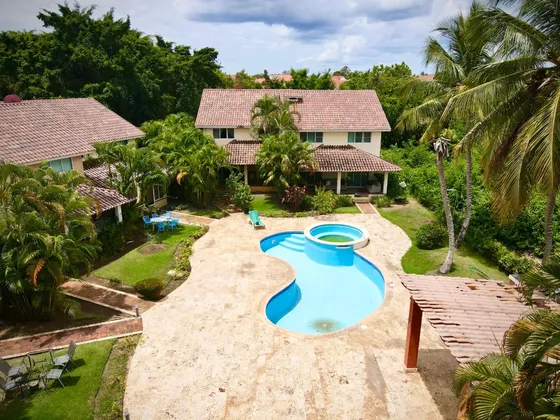Villa En Venta Y Alquiler En Metro Country Club