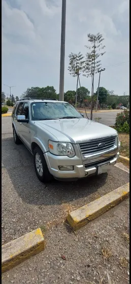 Ford Explorer Limited V8 Sync 4x2 Mt