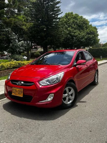 Hyundai Accent 1.6 Premium Mecánica