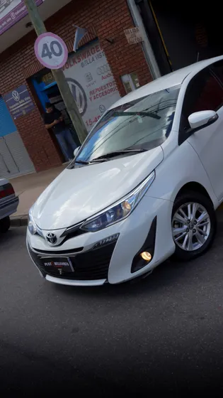 Toyota Yaris 1.5 107cv Xls Sedan