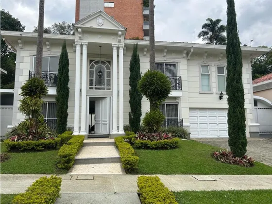 Se Vende Casa En El Poblado Sector San Lucas