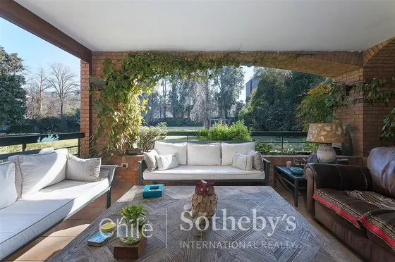 Departamento En Venta De 5 Dorm. En Las Condes