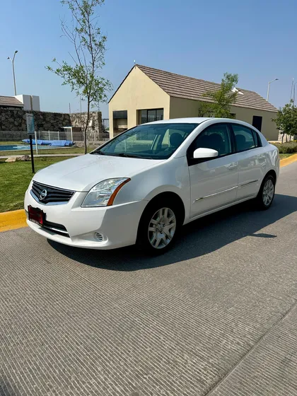 Nissan Sentra 2.0 Custom Cvt