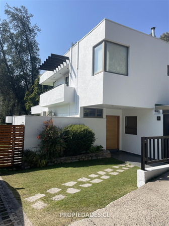 Casa En Venta De 4 Dorm. En La Reina Casa En Venta De 4 Dorm. En La Reina