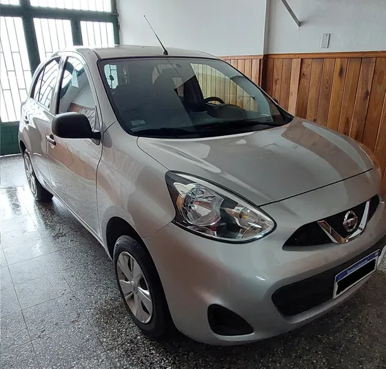 Nissan March 1.6 Active 107cv
