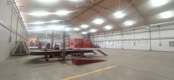 Daniela Linarez Alquila Galpones De 1412m2 En Excelente Ubicacion Del Centro De La Ciudad De Barquisimeto Posee Oficinas Locales Comerciales Todos Los Servicios Basicos Muchisimo Potencial            