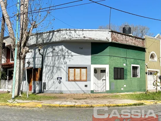 Ph Al Frente En Excelente Barrio Residencial Banfield O. 40 M2 Aprox. Planta Baja