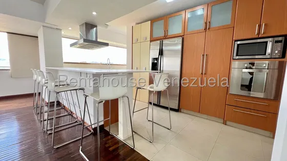 Alquiler De Apartamento En Lomas De Prados Del Este Caracas 