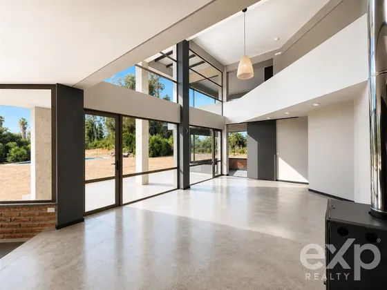 Moderna Casa En Parcela De 5.000 M Condominio Con Acceso